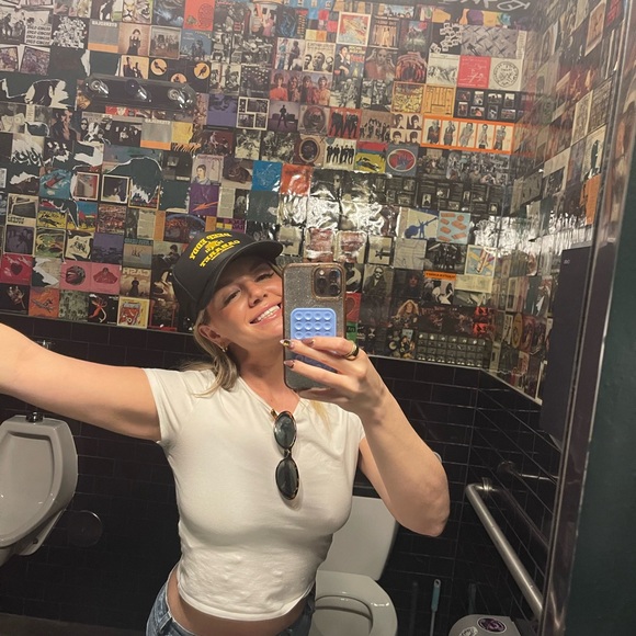 Meet your Posher, Lex - Picture 7 of 7